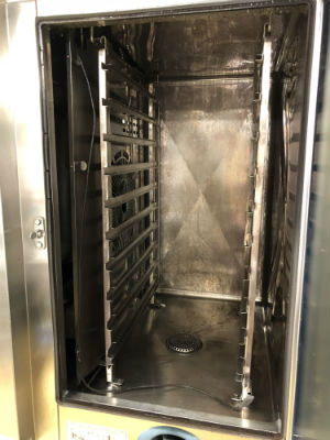 スチームコンベクションという調理器具の内観写真